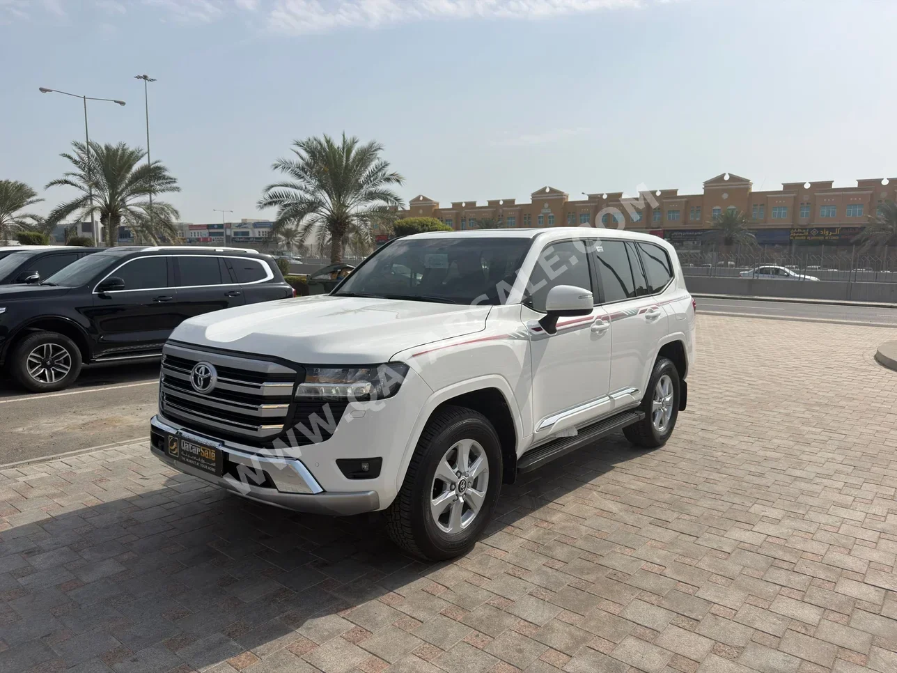تويوتا لاند كروزر جي اكس ار 2025 اوتوماتيك 7,000 كم 6 سلندر دفع رباعي اس يو في أبيض تحت الضمان
