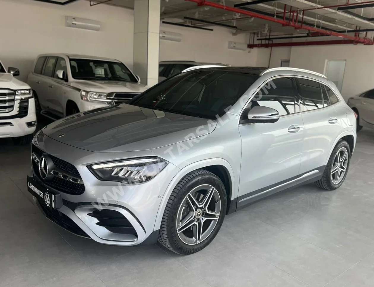 مرسيدس - بنز جي ال ايه 200 2025 اوتوماتيك 2,000 كم 6 سلندر دفع رباعي اس يو في فضي تحت الضمان