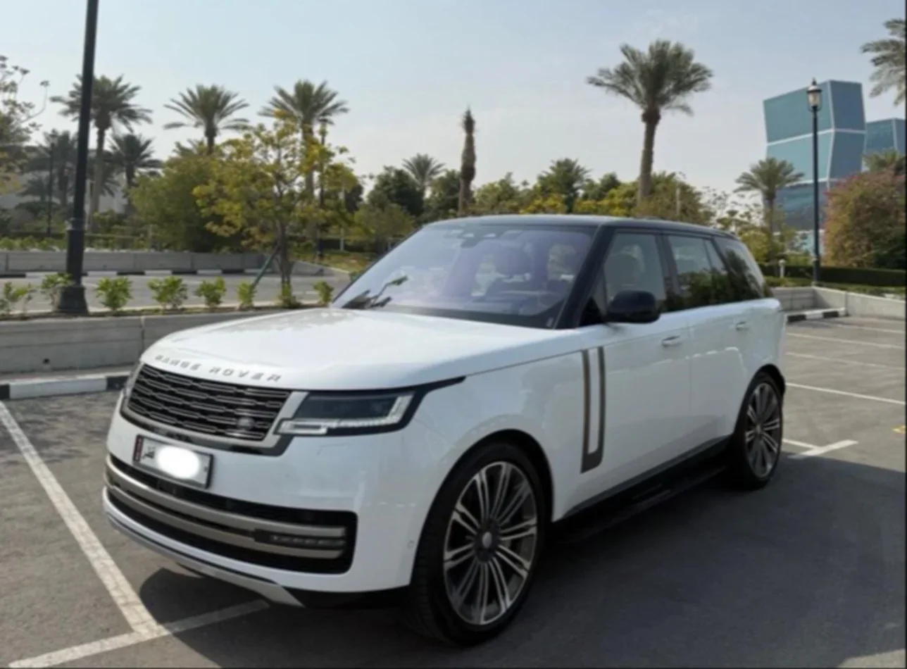 Land Rover  Range Rover  Vogue HSE  2023  Automatic  21,000 Km  8 Cylinder  Four Wheel Drive (4WD)  SUV  White  With Warranty
