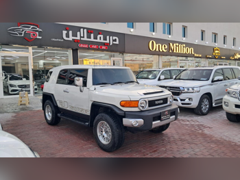 Toyota  FJ Cruiser  Final Edition  2022  Automatic  98,000 Km  6 Cylinder  All Wheel Drive (AWD)  Pick Up  White  With Warranty