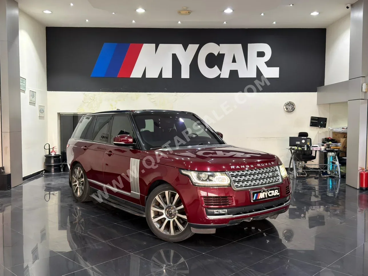 Land Rover Range Rover Vogue Super charged 2017 Automatic 116,000 Km 8 Cylinder Four Wheel Drive (4WD) SUV Maroon