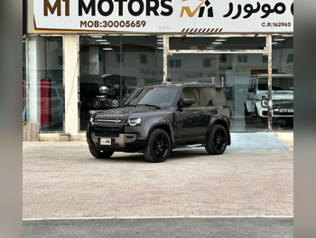 لاند روفر  ديفيندر  90 اكس  2021  اوتوماتيك  107,000 كم  6 سلندر  دفع رباعي  اس يو في  أسود