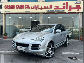 بورش  كيان  اس  2009  اوتوماتيك  140,000 كم  8 سلندر  دفع رباعي  اس يو في  فضي