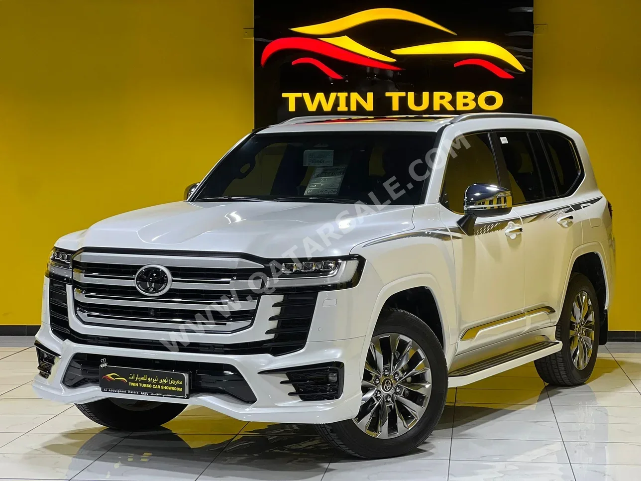 Toyota  Land Cruiser  VXR Twin Turbo  2025  Automatic  5,000 Km  6 Cylinder  Four Wheel Drive (4WD)  SUV  White  With Warranty