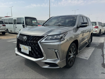 Lexus  LX  570  2018  Automatic  115,000 Km  8 Cylinder  Four Wheel Drive (4WD)  SUV  Sonic Titanium
