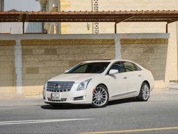 كاديلاك اكس تي اس 4 2013 اوتوماتيك 91,000 كم 6 سلندر سحب امامي سيدان أبيض لؤلؤي