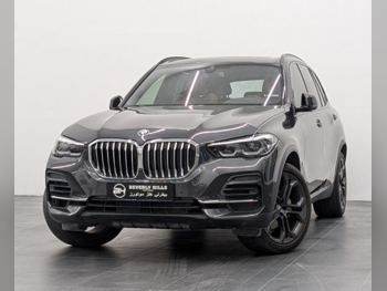 BMW  X-Series  X5 40i  2023  Automatic  37,300 Km  6 Cylinder  All Wheel Drive (AWD)  SUV  Gray  With Warranty