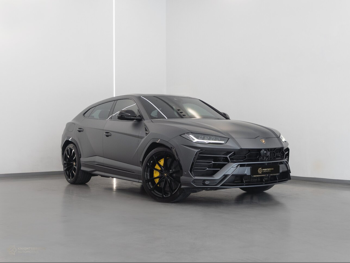 Lamborghini  Urus  2020  Automatic  43,600 Km  8 Cylinder  Four Wheel Drive (4WD)  SUV  Gray Matte  With Warranty