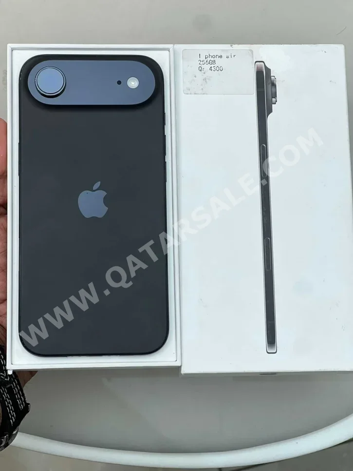 هواتف نقالة ابل  - ايفون 17  - أسود  - 256 جيجابايت  - تحت الضمان