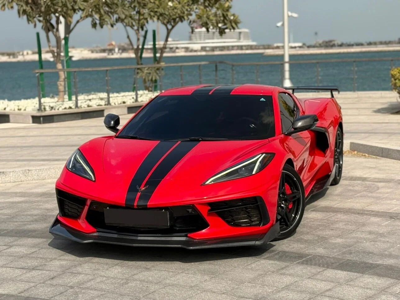 شفروليه كورفيت سي 8 2020 اوتوماتيك 43,000 كم 8 سلندر دفع خلفي كوبيه \ سبورت أحمر تحت الضمان