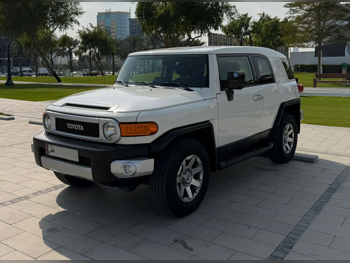 Toyota  FJ Cruiser  2015  Automatic  255,000 Km  6 Cylinder  Four Wheel Drive (4WD)  SUV  White