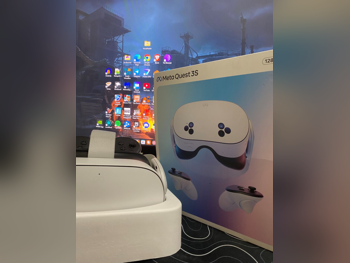 ميتا  كويست 3  - مستقل \ كمبيوتر  لاسلكي  تشمل القبضات  حساس تتبع خارجي