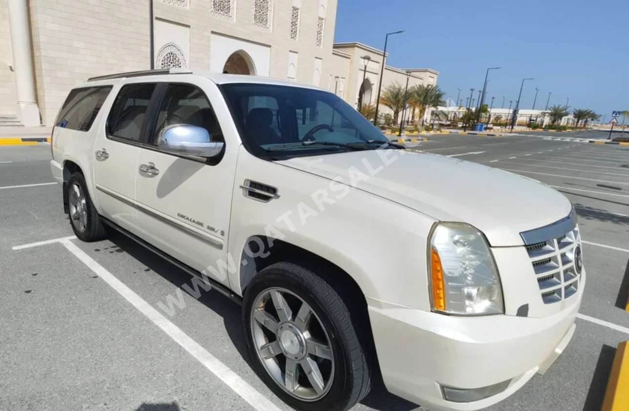 كاديلاك  اسكيليد  اي اس في  2007  اوتوماتيك  276,500 كم  8 سلندر  دفع رباعي  اس يو في  أبيض لؤلؤي