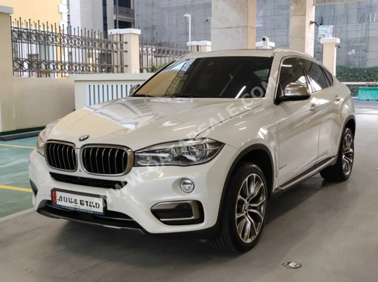 BMW X-Series X6 50i 2015 Automatic 123,000 Km 8 Cylinder All Wheel Drive (AWD) SUV White