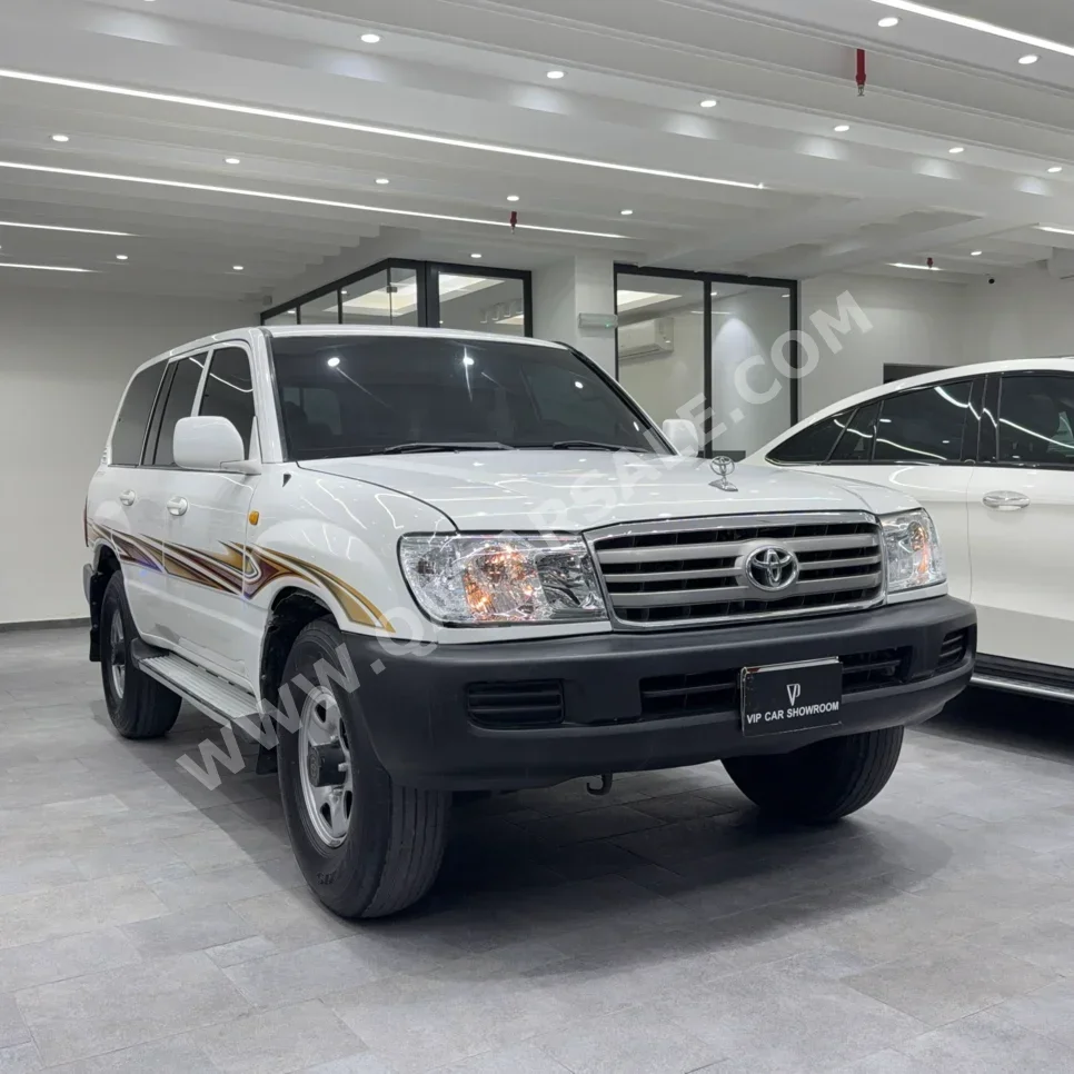 Toyota  Land Cruiser  GXR  2007  Automatic  389,000 Km  6 Cylinder  Four Wheel Drive (4WD)  SUV  White