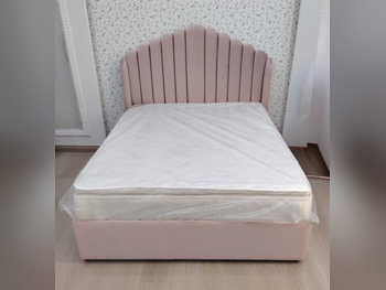 الأسّرة - لايف ستايل  - كوين  - زهري  - متضمنة المرتبة