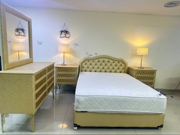 أطقم غرف نوم - قطر ديزاين  - طقم مكون من 5 قطع  - ذهب