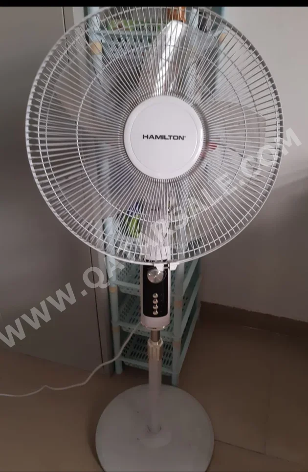 مراوح متنقلة اللون الرمادي توصيل بالحائط كبيرة