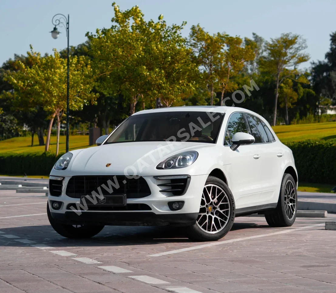 بورش ماكان اس 2015 اوتوماتيك 98,000 كم 6 سلندر دفع رباعي اس يو في أبيض تحت الضمان