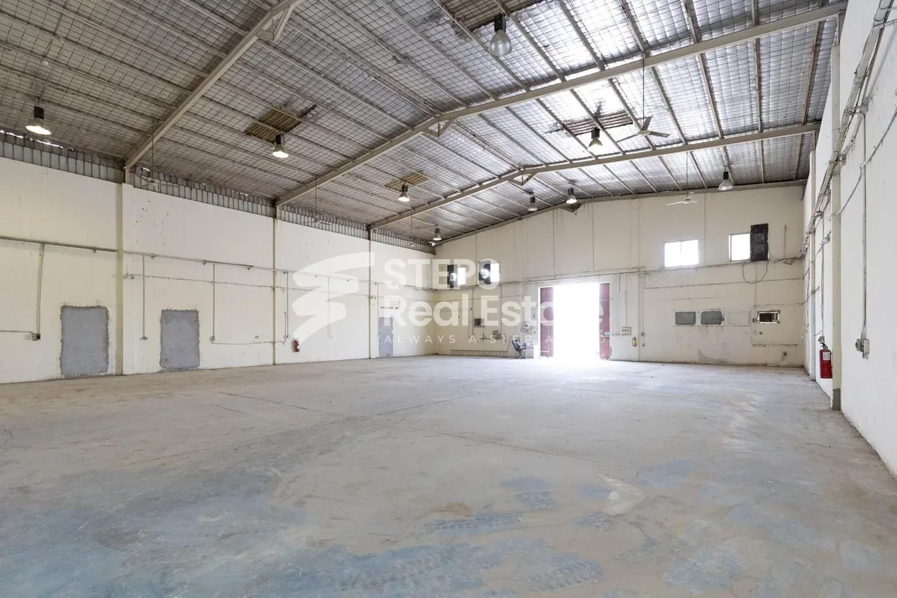 Warehouses & Stores - Al Rayyan  - Industrial Area  -Area Size: 850 Square Meter