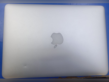 أجهزة الكمبيوتر المحمولة ابل - ماك بوك برو مقاس 13 إنش 2015 - فضي - نظام التشغيل ماك او اس - انتيل - كور اي 5 -الذاكرة (رام): 8 جيجابابت