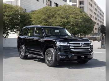 تويوتا  لاند كروزر  جي اكس ار  2022  اوتوماتيك  70,000 كم  6 سلندر  دفع رباعي  اس يو في  أسود  تحت الضمان