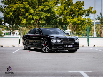بنتلي  كونتيننتل  فلاينج سبور  2016  اوتوماتيك  30,000 كم  8 سلندر  دفع كلي مستمر  سيدان  أسود