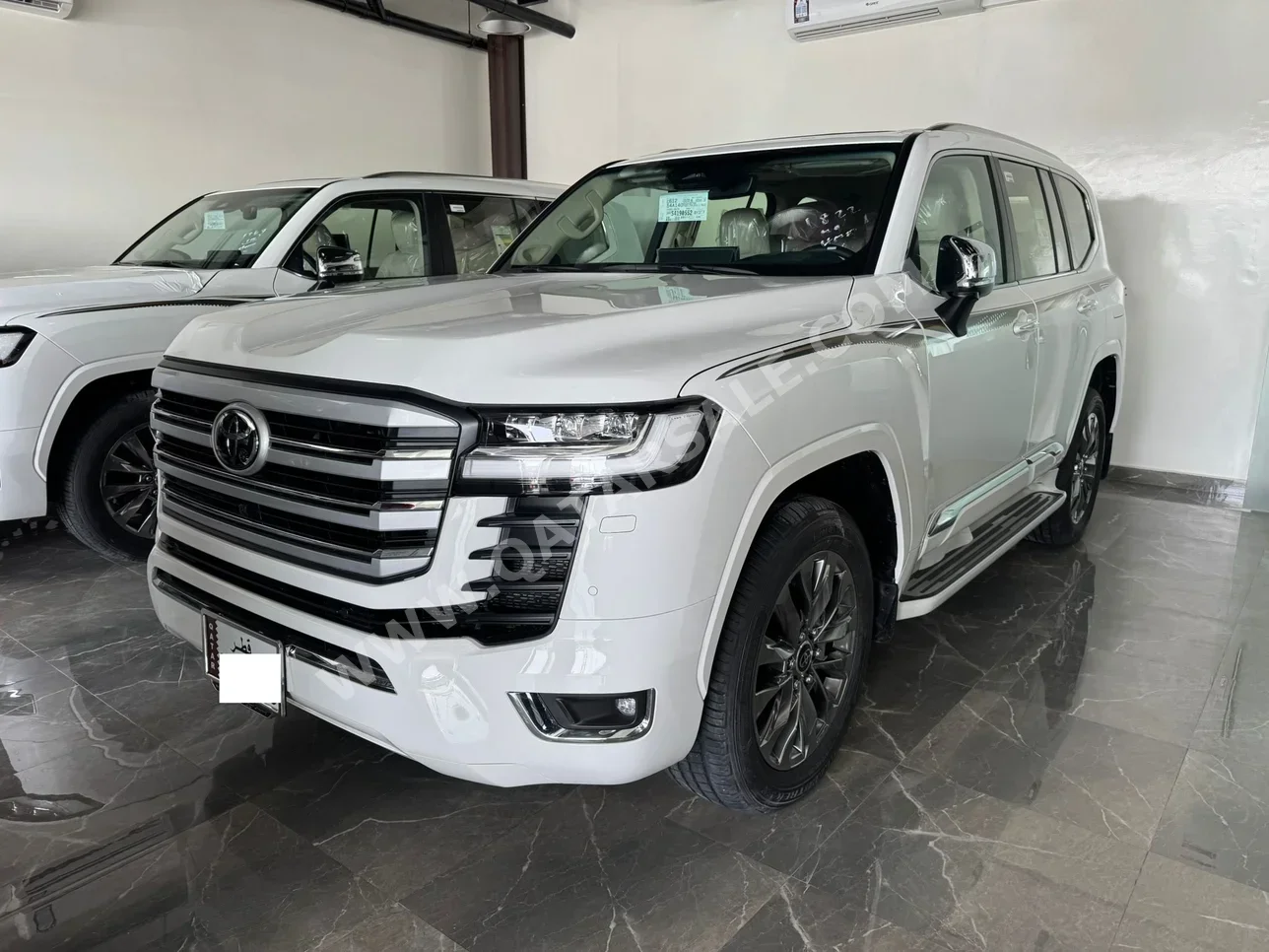 تويوتا  لاند كروزر  في اكس ار توين توربو  2025  اوتوماتيك  0 كم  6 سلندر  دفع رباعي  اس يو في  أبيض  تحت الضمان
