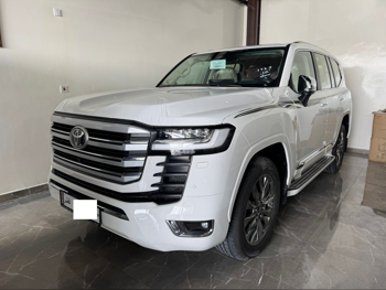 تويوتا  لاند كروزر  في اكس ار توين توربو  2025  اوتوماتيك  0 كم  6 سلندر  دفع رباعي  اس يو في  أبيض  تحت الضمان
