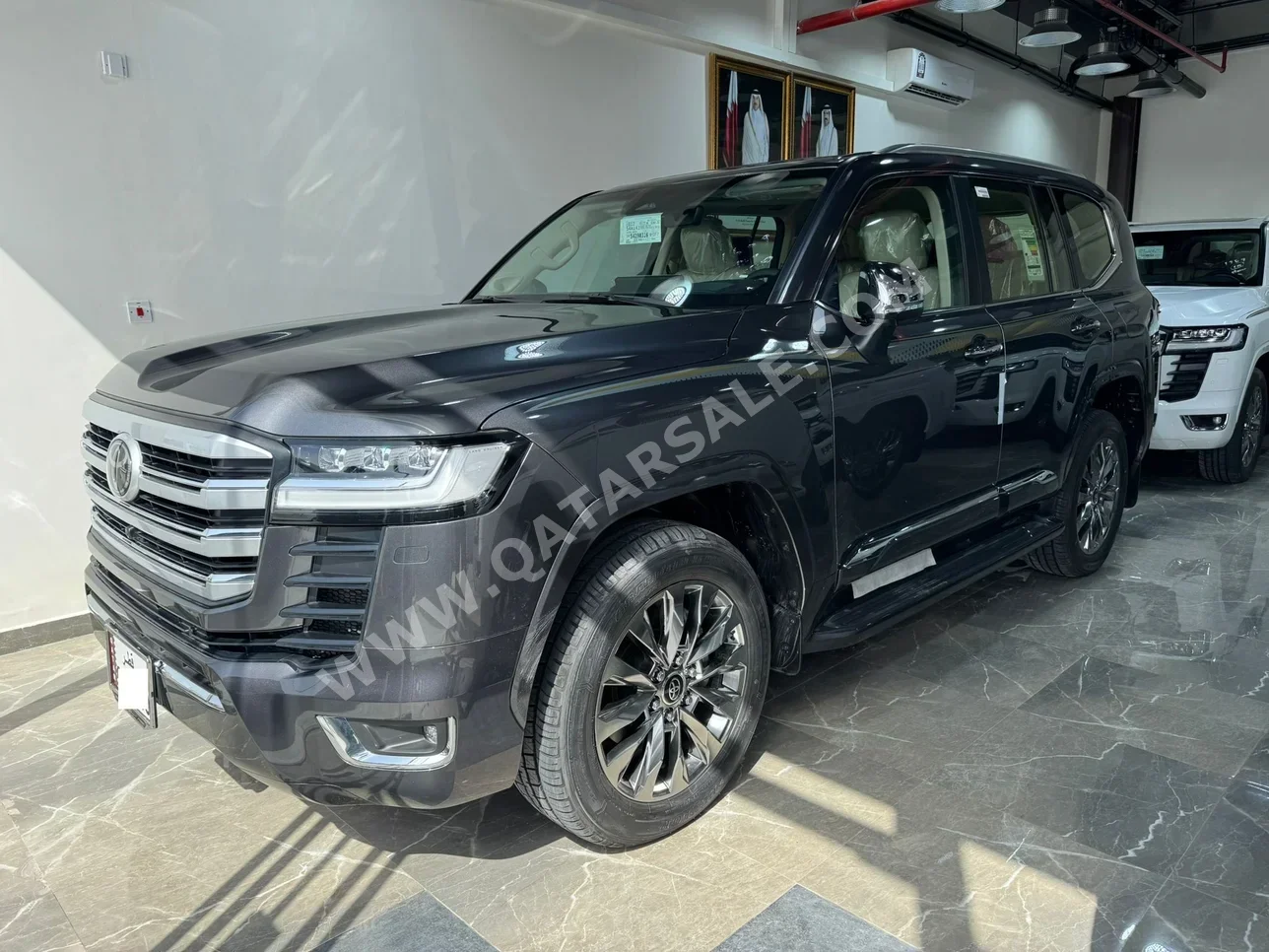 تويوتا  لاند كروزر  في اكس ار توين توربو  2025  اوتوماتيك  0 كم  6 سلندر  دفع رباعي  اس يو في  رمادي  تحت الضمان