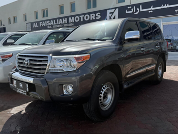 تويوتا  لاند كروزر  في اكس ار  2012  اوتوماتيك  491,000 كم  8 سلندر  دفع رباعي  اس يو في  رمادي