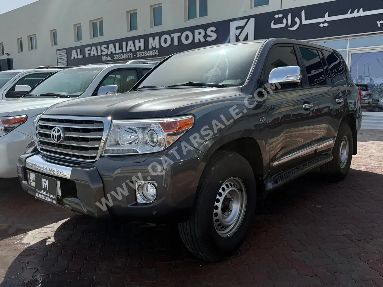 تويوتا لاند كروزر في اكس ار 2012 اوتوماتيك 491,000 كم 8 سلندر دفع رباعي اس يو في رمادي