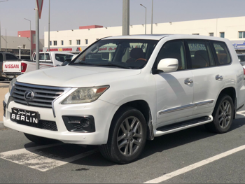 Lexus  LX  570 S  2013  Automatic  385,000 Km  8 Cylinder  Four Wheel Drive (4WD)  SUV  White