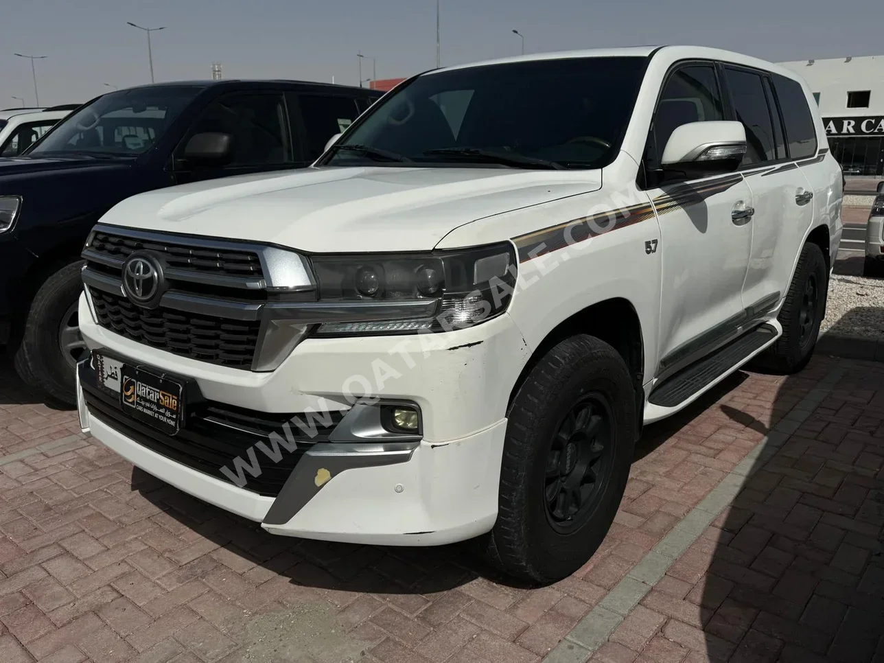 تويوتا  لاند كروزر  جي اكس ار  2009  اوتوماتيك  240,000 كم  8 سلندر  دفع رباعي  اس يو في  أبيض
