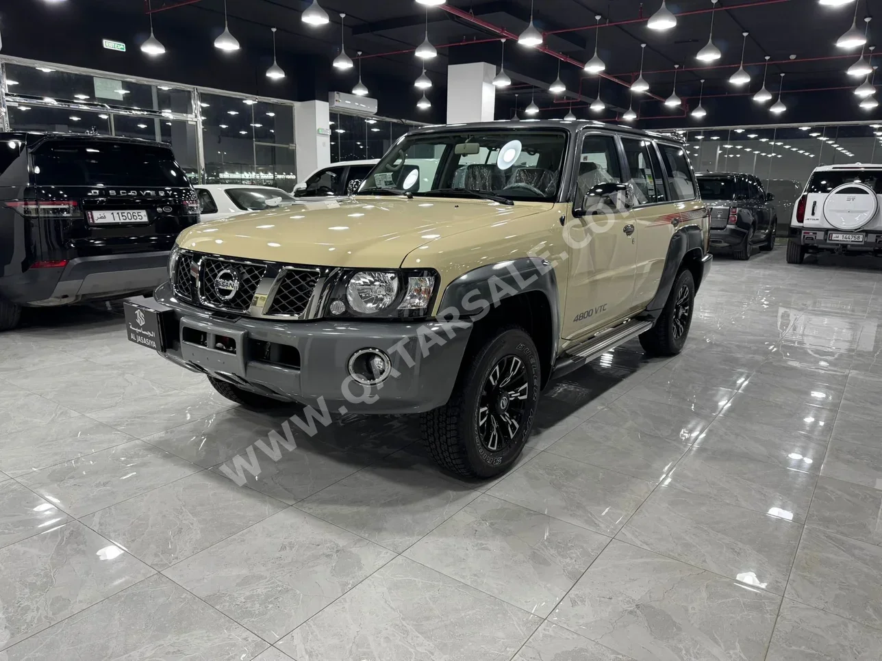 نيسان  باترول  سوبر سفاري  2023  عادي  0 كم  6 سلندر  دفع رباعي  اس يو في  بيج  تحت الضمان