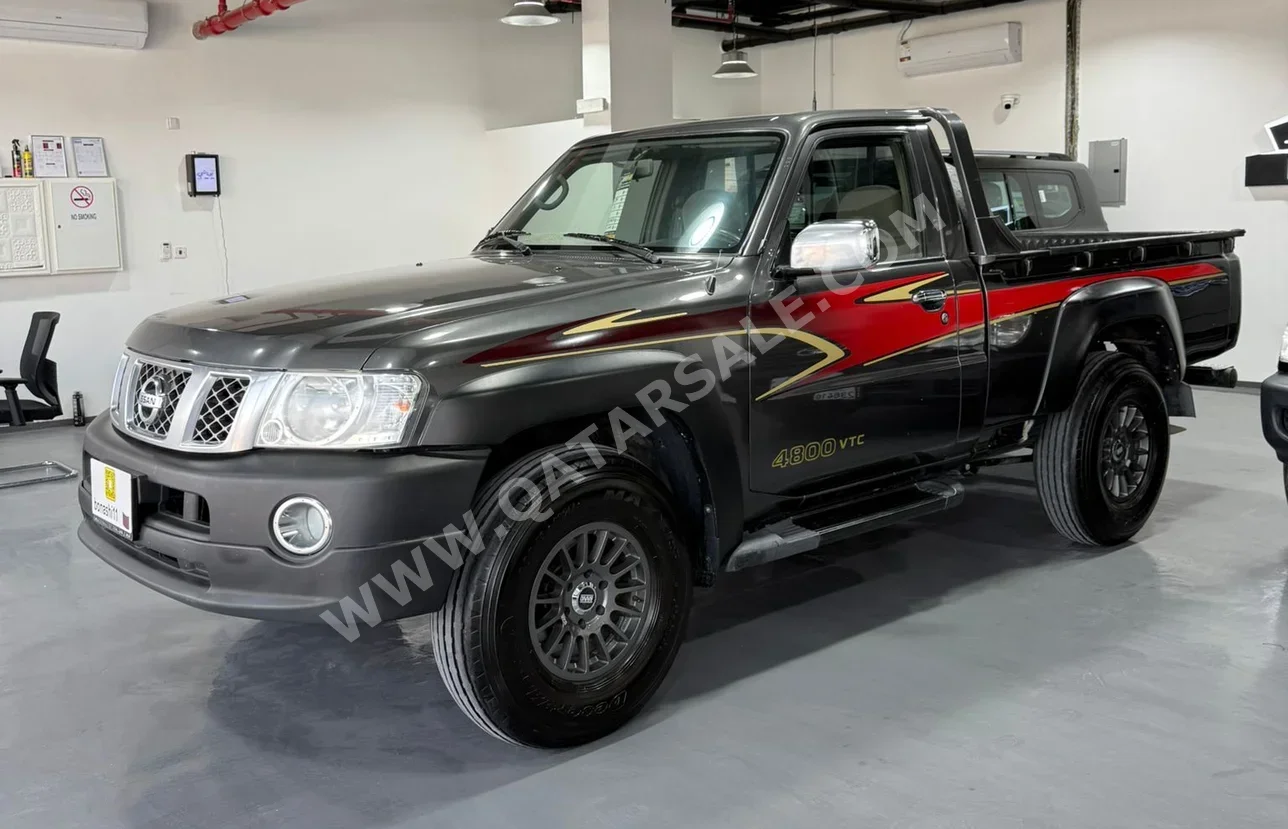 Nissan  Pickup  2016  Manual  149,000 Km  4 Cylinder  Rear Wheel Drive (RWD)  Pick Up  Black