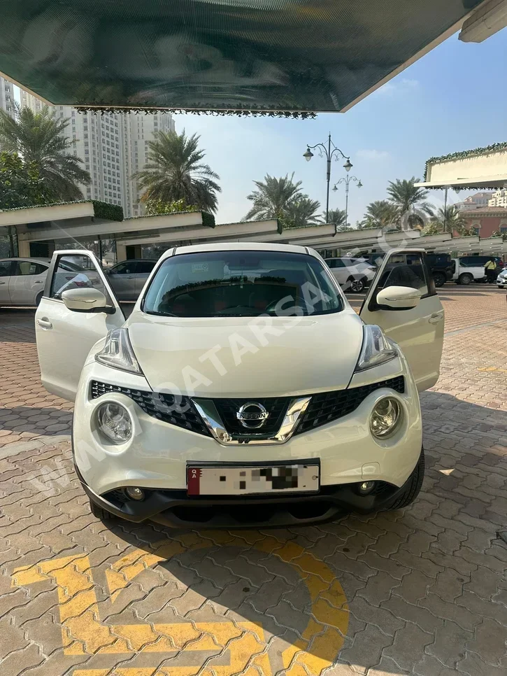 Nissan  Juke  Turbo  2016  Automatic  100,000 Km  4 Cylinder  Front Wheel Drive (FWD)  SUV  White