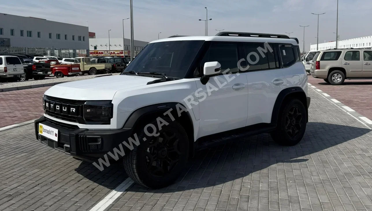 Jetour  T2  Luxury  2026  Automatic  3,610 Km  4 Cylinder  Four Wheel Drive (4WD)  SUV  White  With Warranty