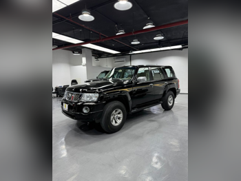 Nissan  Patrol  Safari  2005  Manual  127,093 Km  6 Cylinder  Four Wheel Drive (4WD)  SUV  Black