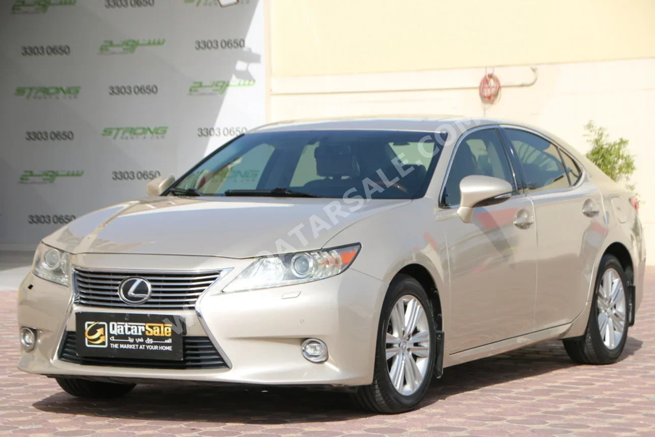 لكزس إيه أس 250 2014 اوتوماتيك 105,000 كم 4 سلندر دفع خلفي سيدان ذهبي