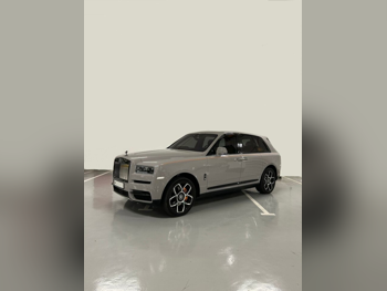 رولز - رويس  كولينان  بلاك بادج  2022  اوتوماتيك  16,000 كم  12 سلندر  دفع رباعي  اس يو في  رمادي ناردو  تحت الضمان