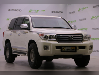 Toyota  Land Cruiser  GXR  2012  Automatic  200,000 Km  8 Cylinder  Four Wheel Drive (4WD)  SUV  White