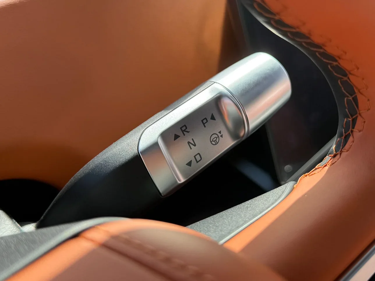 Jetour G700 luxury 2026 Automatic 0 Km 4 Cylinder Four Wheel Drive (4WD) SUV Black With Warranty