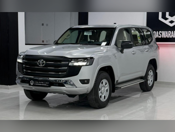 تويوتا  لاند كروزر  جي اكس  2026  اوتوماتيك  9,000 كم  6 سلندر  دفع رباعي  اس يو في  فضي  تحت الضمان