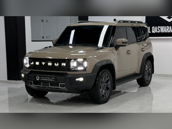 جيتور  تي 2  لكجري  2025  اوتوماتيك  25,000 كم  4 سلندر  دفع رباعي  اس يو في  بيج  تحت الضمان