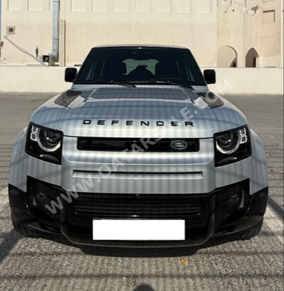 لاند روفر ديفيندر 110 اتش اس اي 2024 اوتوماتيك 35,500 كم 6 سلندر دفع رباعي اس يو في فضي تحت الضمان