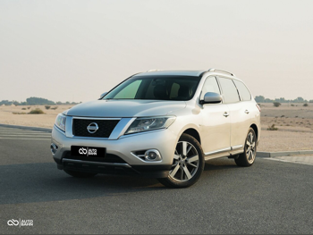 Nissan  Pathfinder  SV  2017  Automatic  193,000 Km  6 Cylinder  Four Wheel Drive (4WD)  SUV  Silver
