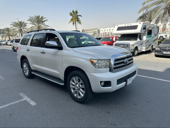 تويوتا  سكويا  2010  اوتوماتيك  200,000 كم  8 سلندر  دفع رباعي  اس يو في  أبيض