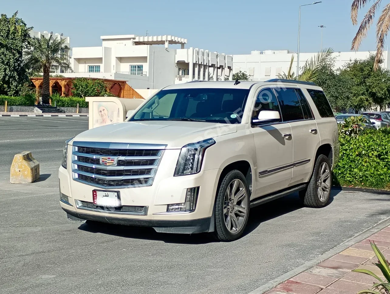 Cadillac  Escalade  2015  Automatic  120,000 Km  8 Cylinder  Four Wheel Drive (4WD)  SUV  White