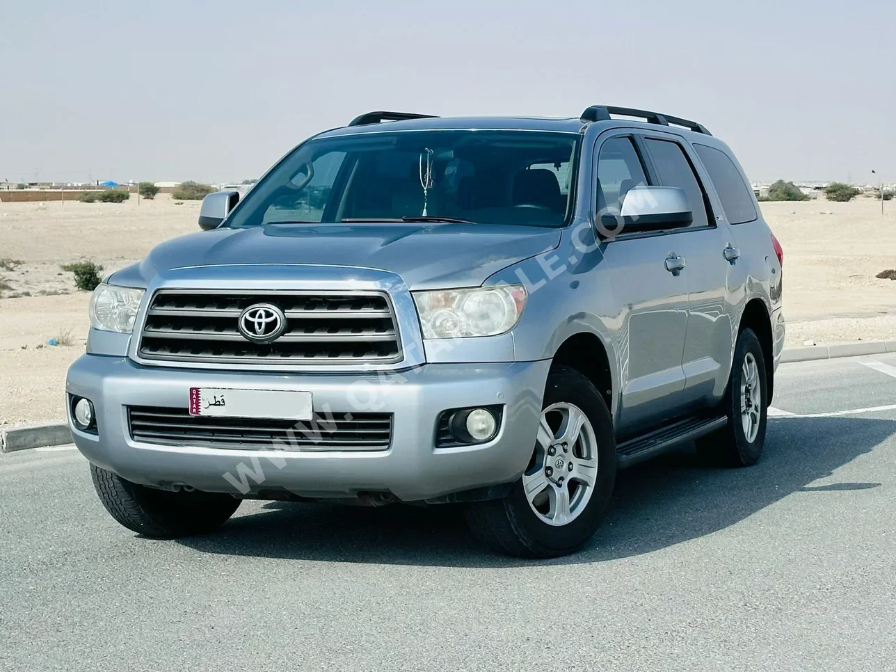 Toyota  Sequoia  SR5  2013  Automatic  308,000 Km  8 Cylinder  Four Wheel Drive (4WD)  SUV  Silver